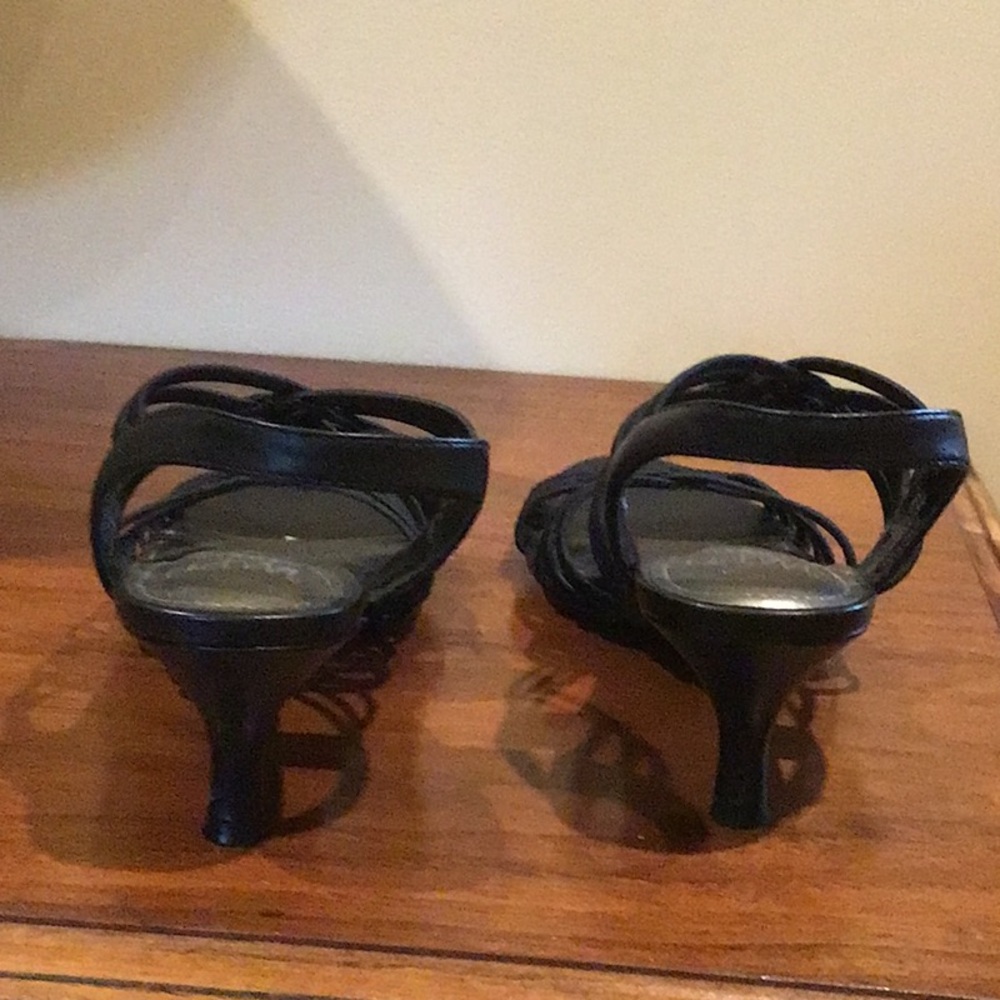 Sandals - Picture 4 of 6